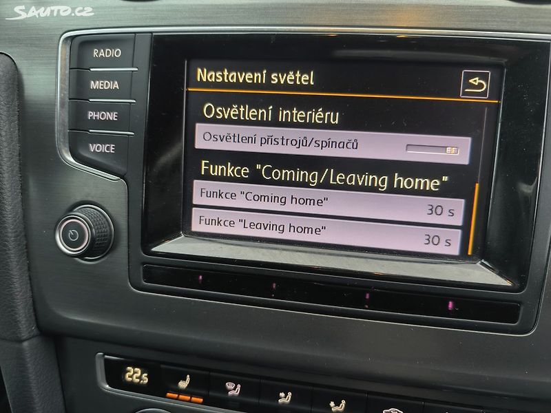 Volkswagen Golf 2.0TDI4X4,VÝBAVA,KRÁSNÝ,SERVIS - fotka 22 z 49