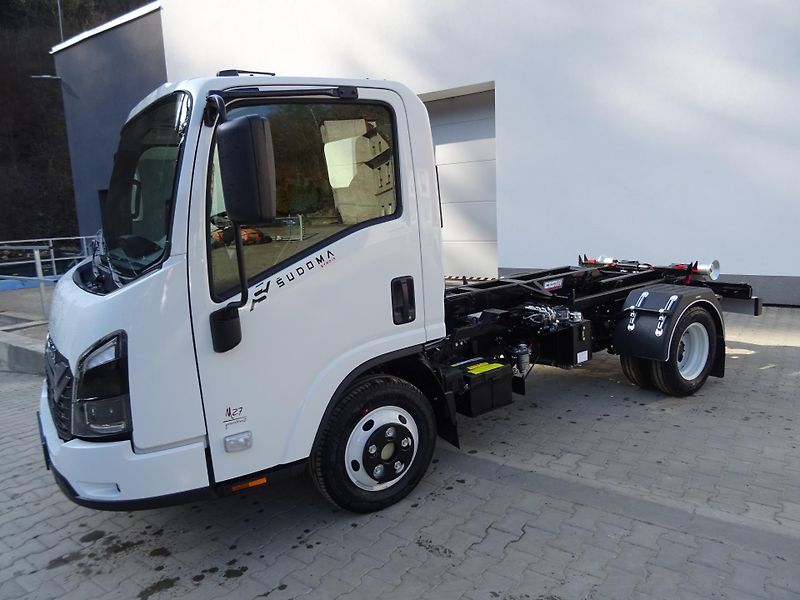 Isuzu M27 (2026) 3.0L, hákový nosič kontejnerů  - fotka 6 z 34