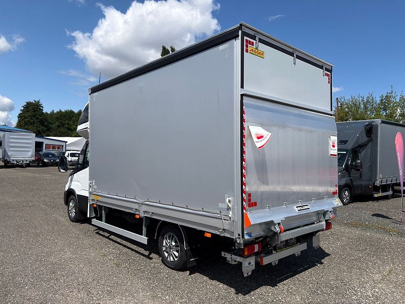 Iveco Daily (2026) 3.0, AUT, 8EP, Hyd.Čelo, Spaní - fotka 2 z 22