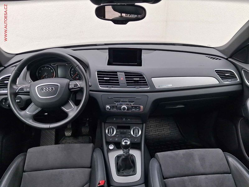 Audi Q3 (2013) 2.0 TFSi quattro, Bixen, navi - fotka 8 z 19