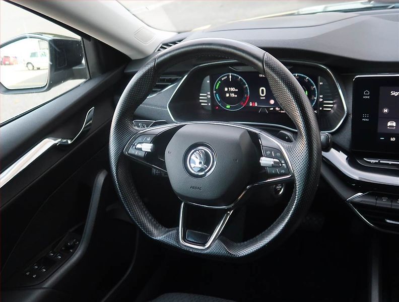 Škoda Octavia (2021) Ambition Plus 1.4 TSI iV - fotka 16 z 30
