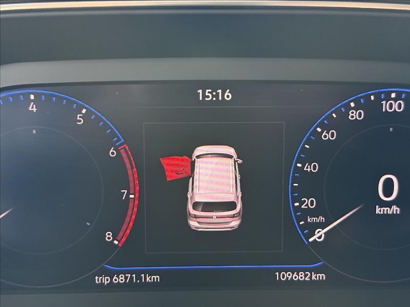 Volkswagen T-Cross 1,5   TSI 110kW,DSG,STYLE,1.MA - fotka 12 z 26
