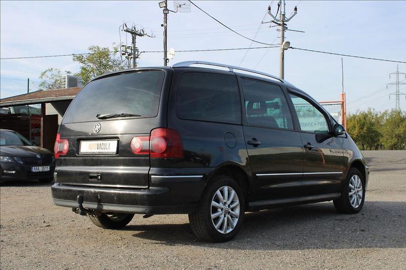 Volkswagen Sharan 1,9 TDi  TAŽNÉ,XENONY,7-MÍST - fotka 5 z 31