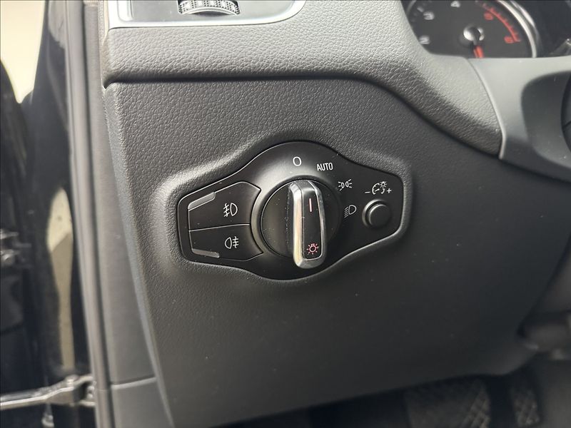 Audi Q5 3,0 4X4 EXCLUSIVE ROZVODY APOD - fotka 8 z 55