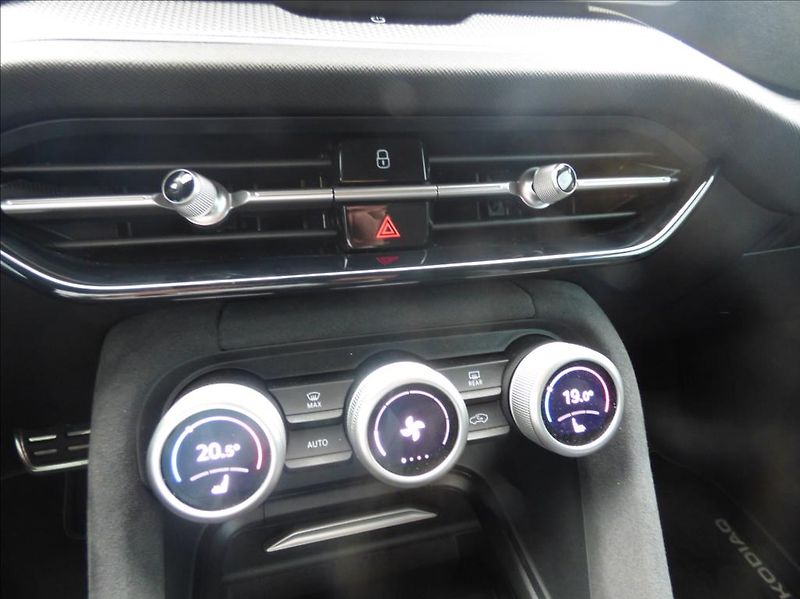 Škoda Kodiaq 2,0 TDI  SportsLine Záruka - fotka 28 z 90