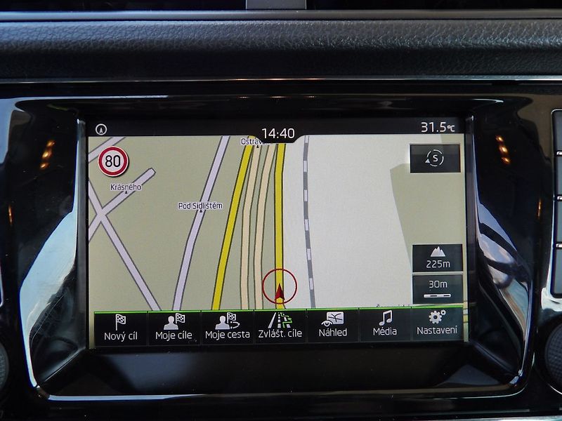 Škoda Fabia 1.0MPi Ambition Navi Tempomat - fotka 9 z 34