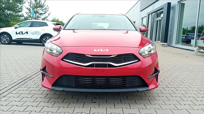 Kia Ceed 1,5 SW T-GDi 7DCT SPIN - fotka 2 z 13