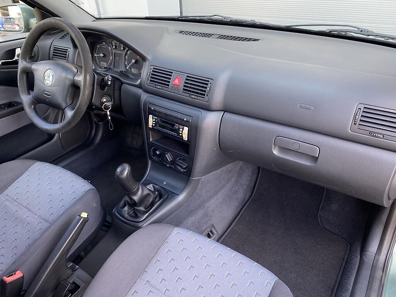 Škoda Octavia 1,9 SDI 50 kW Ambiente - fotka 19 z 22