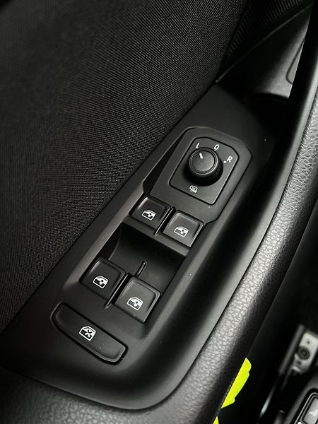 Volkswagen Passat 2.0TDI DSG 110kW 1.Maj DPH TZ - fotka 17 z 23