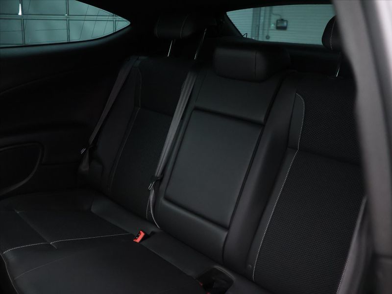 Opel Astra 2,0 T 206kW OPC Black Edit. CZ - fotka 13 z 29