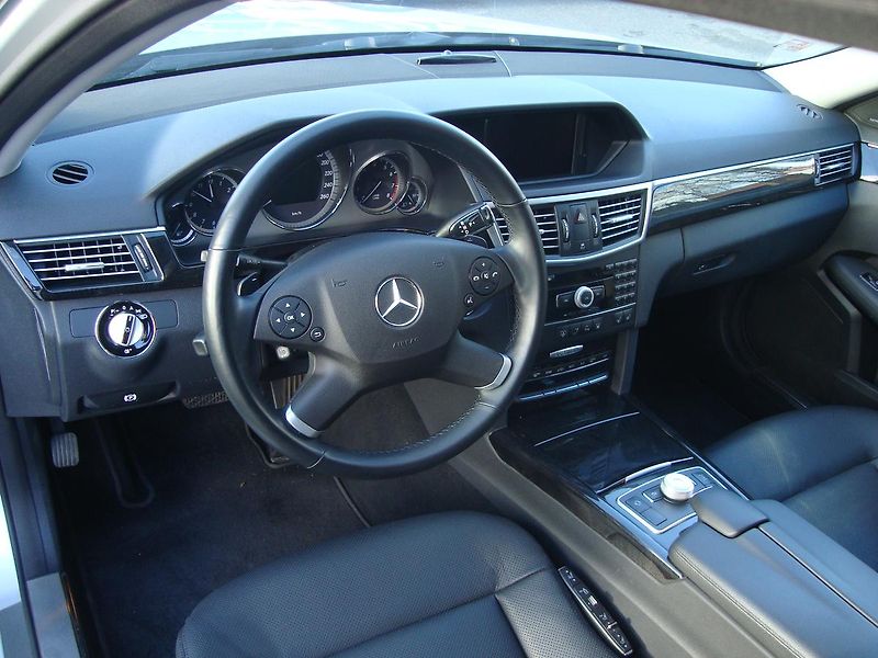 Mercedes-Benz Třídy E (2008) E 500,1.Maj. v ČR,Servisní k. - fotka 26 z 74