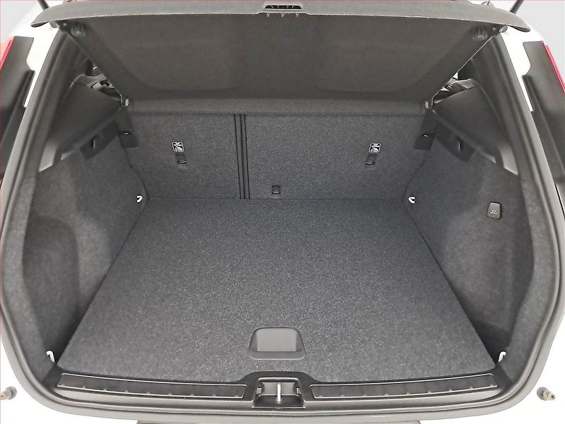 Volvo XC40 (2021) T2 - fotka 14 z 18