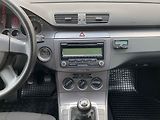 Volkswagen Passat (2008) 1.9 TDi, Trendline, AC - náhled 12
