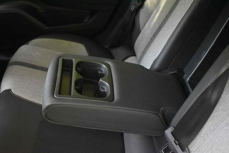 Nový Opel Astra je dobře využitelný v českém prostředí