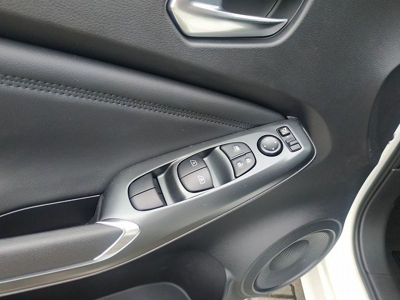 Nissan Juke 1.0 DIG-T, 114k, 7AT, NA CESTĚ - fotka 9 z 29