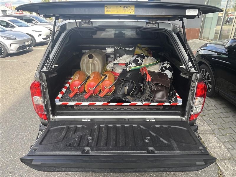 Nissan Navara 2,3 dCi  Tekna NP300 AT - fotka 21 z 39