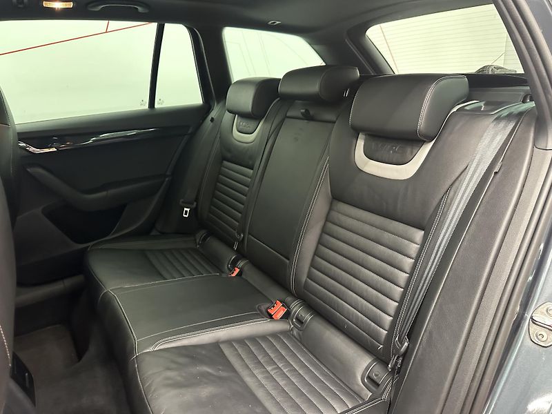 Škoda Octavia (2016) RS 2.0tdi*4x4*DSG*Nez. topení - fotka 11 z 20