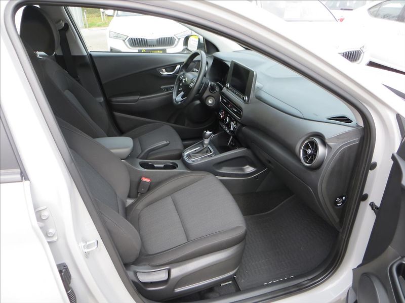 Hyundai Kona 1,0 T-GDI Comfort DCT A7 88kW - fotka 10 z 22
