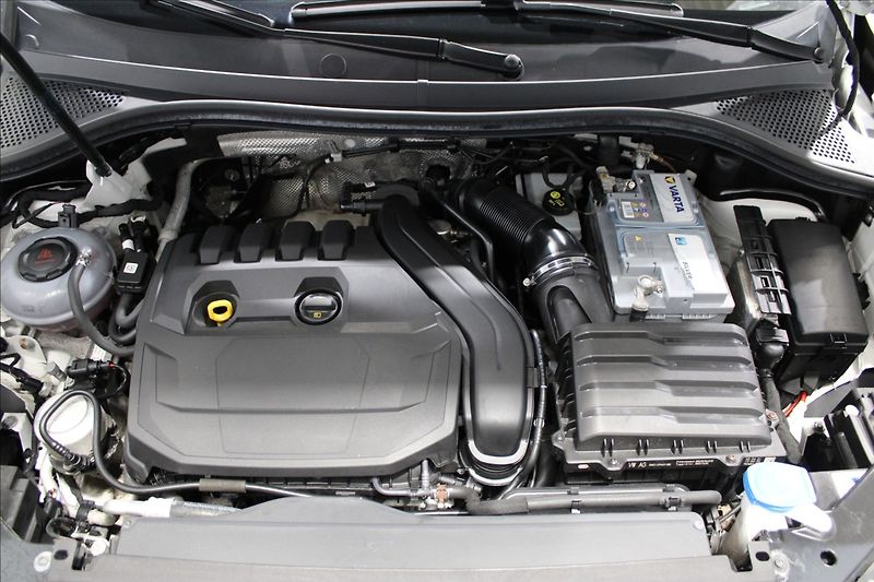 Volkswagen Tiguan 1,5 TSI Active 1.majitel - fotka 8 z 33