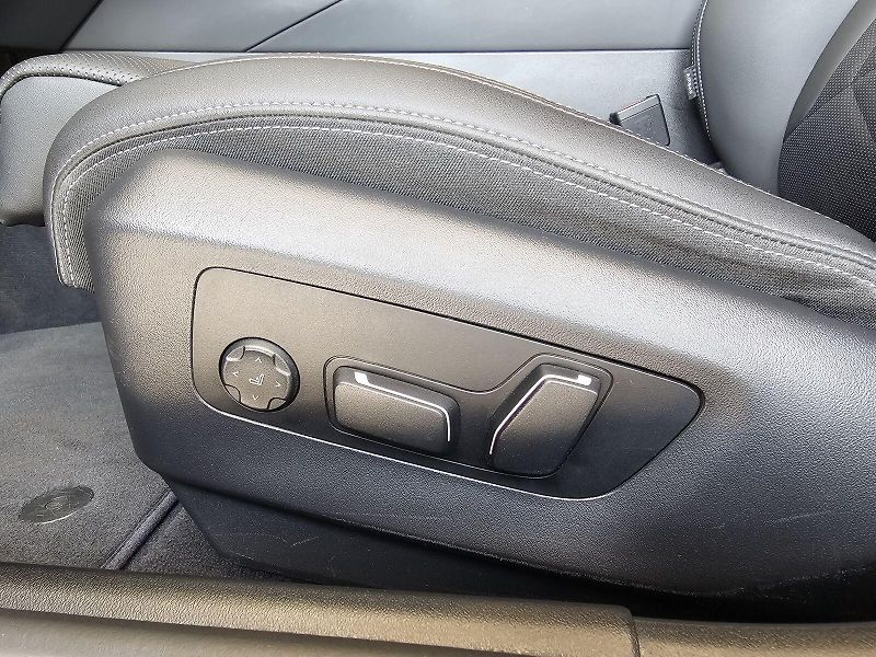BMW Řada 5 540d xDrive Touring - fotka 15 z 39