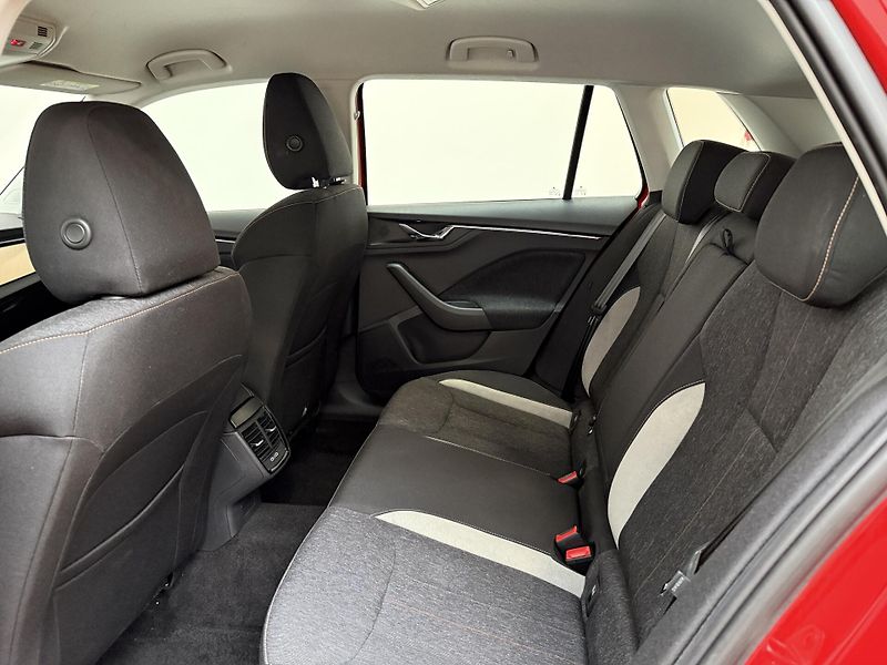 Škoda Kamiq 1.0 TSI 85 kW Style - fotka 11 z 13