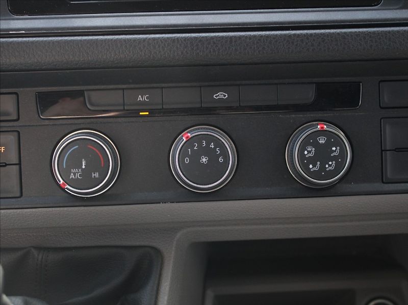Volkswagen Crafter 2,0 TDi 103kW XDR 1.maj.188tkm - fotka 12 z 20