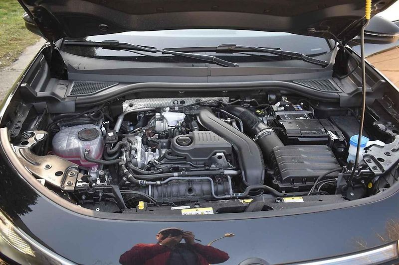 Volkswagen T-Roc je výborně jezdící menší rodinné SUV.