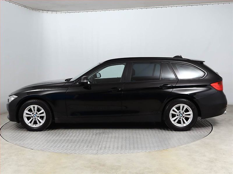 BMW Řada 3 (2013) 320 d, Automat, Navi, Tempomat - fotka 3 z 20