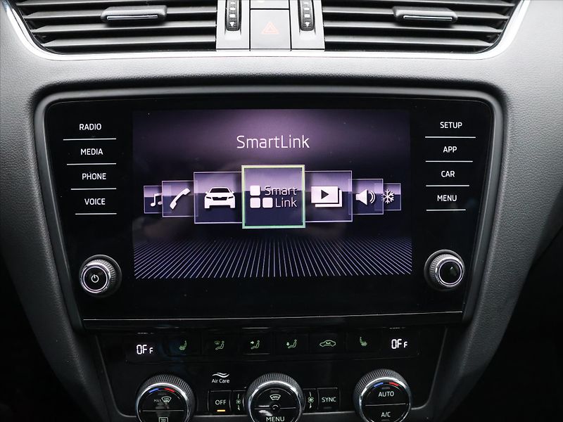 Škoda Octavia 1,6 TDI 85kW DSG Style LED CZ - fotka 14 z 22