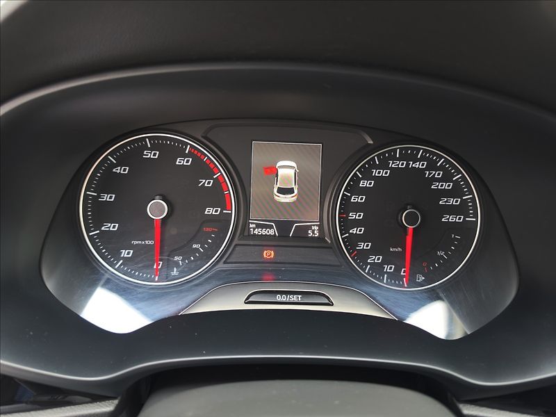 Seat Leon 1,4 TSi 92KW FR LED NAVI KŮŽE - fotka 16 z 49