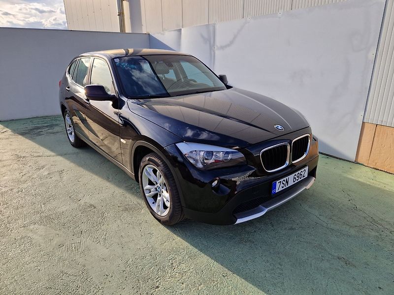 BMW X1 XDRIVE 18D - fotka 1 z 30