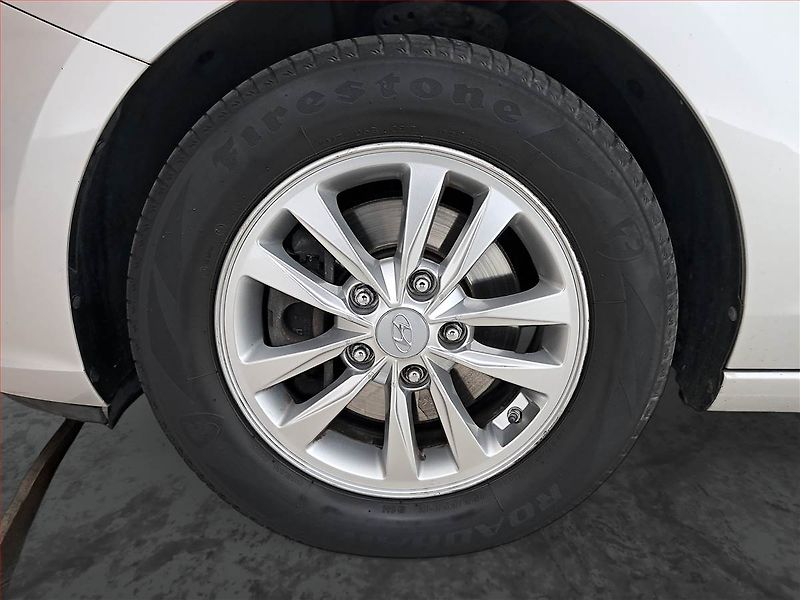 Hyundai i30 (2018) 1.0 T-GDI, Tempomat - fotka 14 z 16