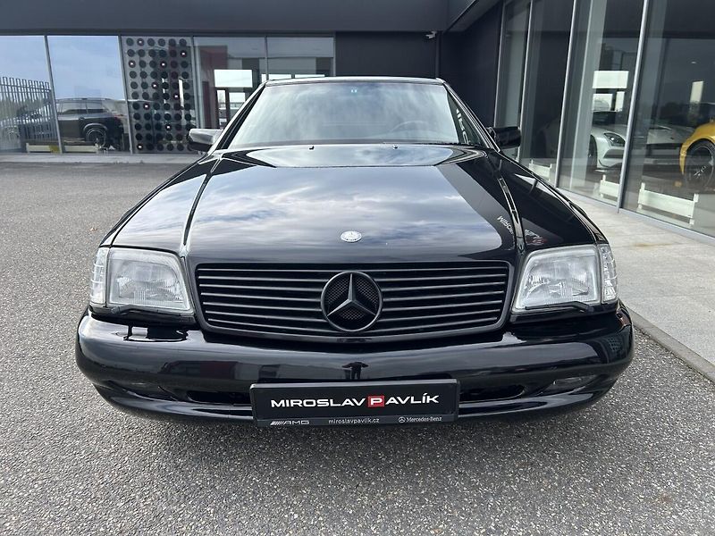 Mercedes-Benz SL 600 V12 - fotka 2 z 19