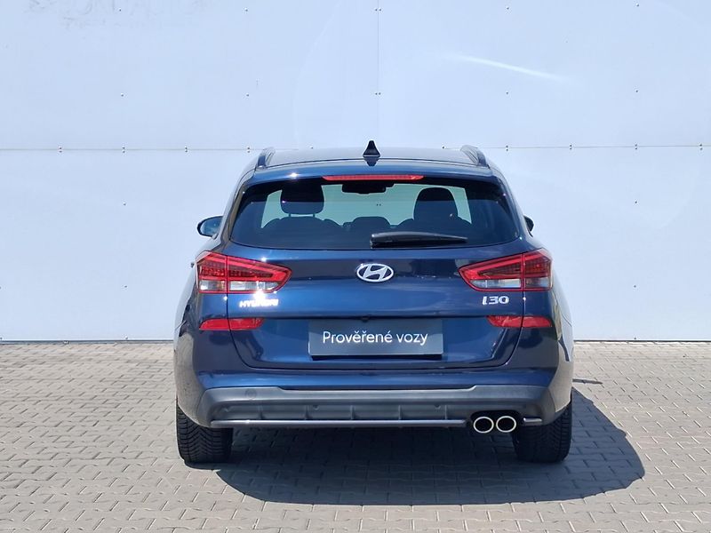 Hyundai i30 1.5 T-GDI MHEV DCT N-Line - fotka 9 z 24