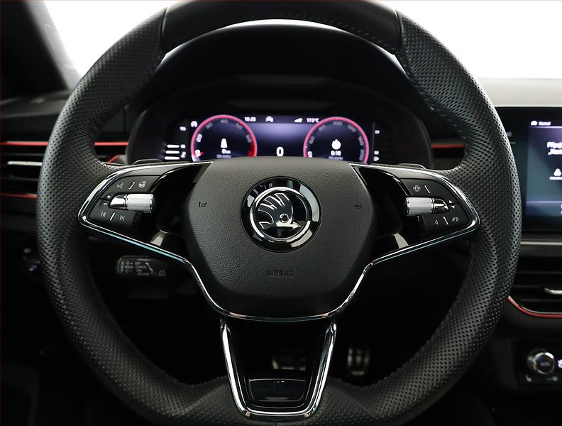 Škoda Kamiq (2023) Monte Carlo 1.0 TSI - fotka 8 z 21
