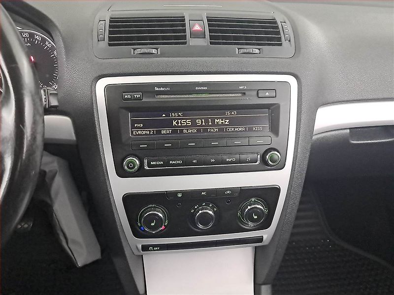 Škoda Octavia (2010) 1.2 TSI, ČR,1.maj, Serv.kniha - fotka 12 z 18