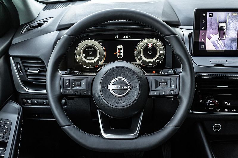Nissan Qashqai 1,3 DIG-T X-TRONIC N-CONNECTA - fotka 12 z 18