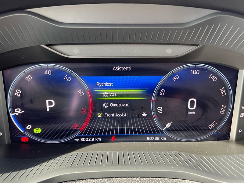 Škoda Karoq 1,5 TSi 110kW 7DSG STYLE - fotka 16 z 30