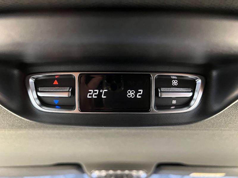 Mercedes-Benz Třídy V 300d 4M EXCLUSIVE XL, AIRMATIC - fotka 30 z 34