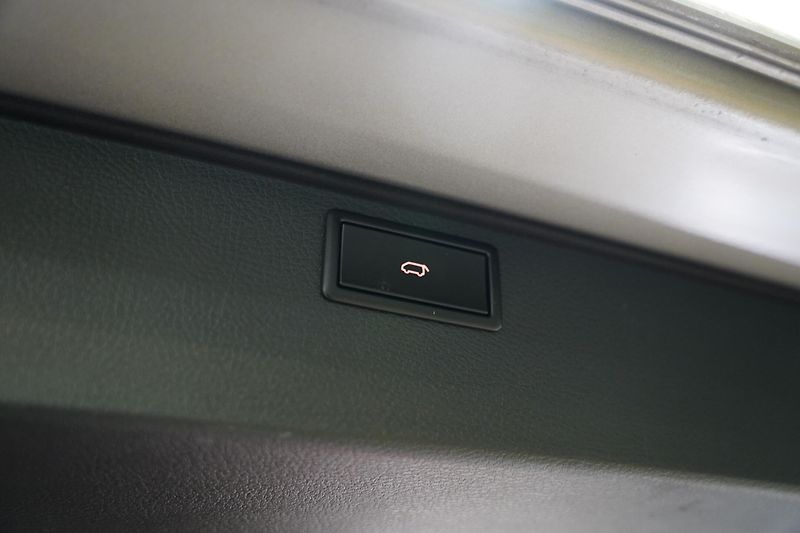 Volkswagen Multivan - fotka 30 z 30