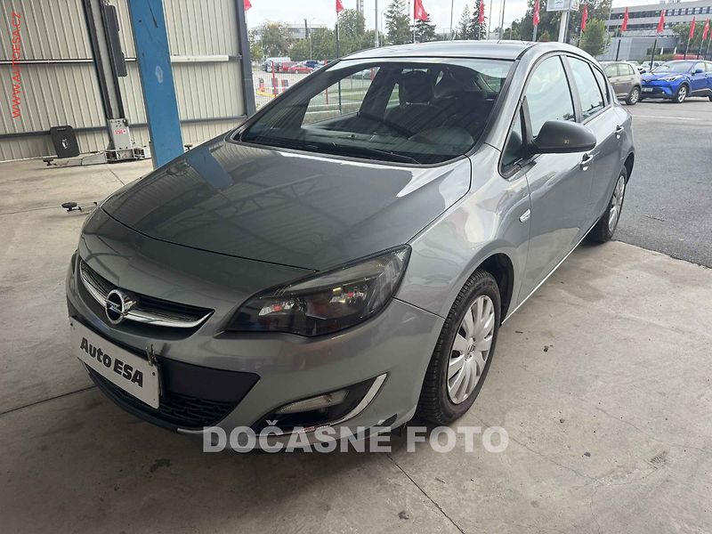 Opel Astra (2013) 1.4i, ČR, autoAC, temp - fotka 1 z 3