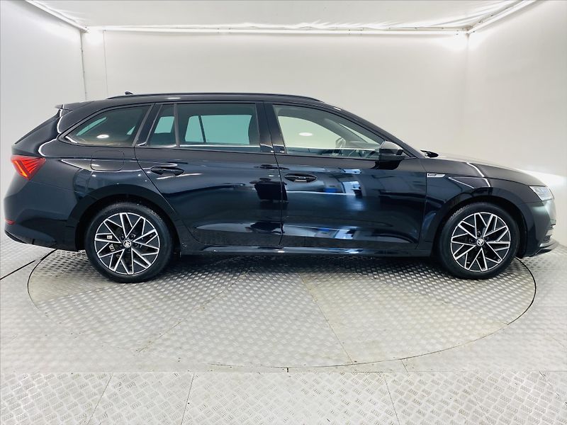 Škoda Octavia 2,0 TDI 110kW DSG SportLine - fotka 25 z 27