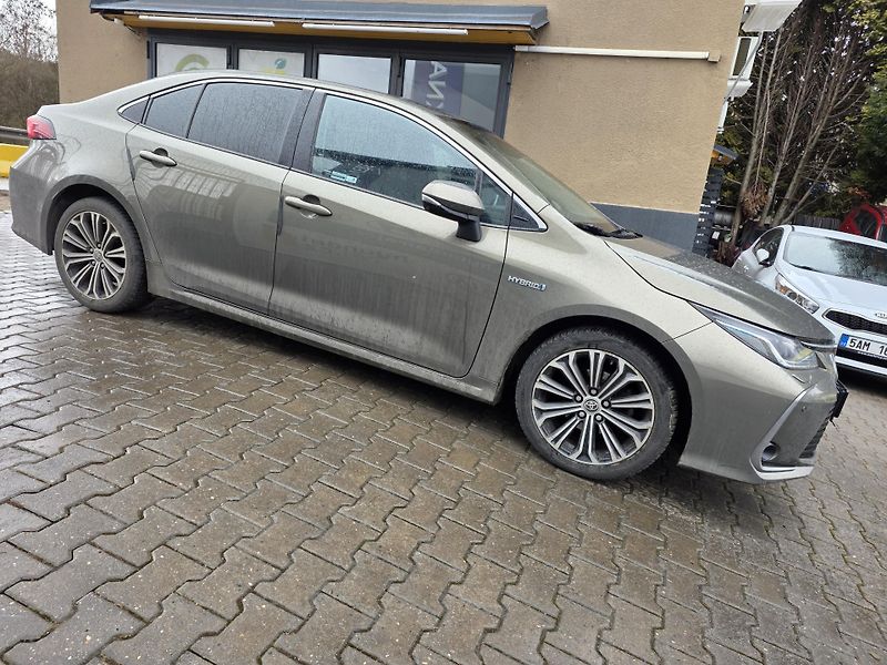 Toyota Corolla 1.8-HYBRID-AUTOMAT-NAVI-KAMERA - fotka 6 z 14