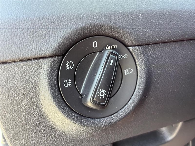 Škoda Octavia 1,4 TSi 103 kw Elegance  Xenon - fotka 26 z 46