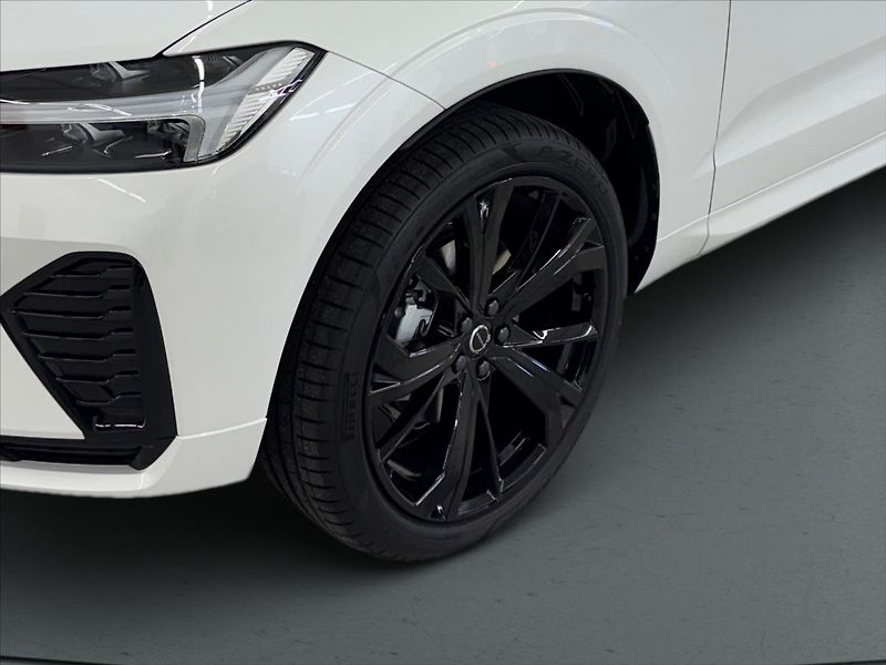 Volvo XC60 (2025) 2,0 B5 AWD Plus Black Ed  B5 - fotka 6 z 15
