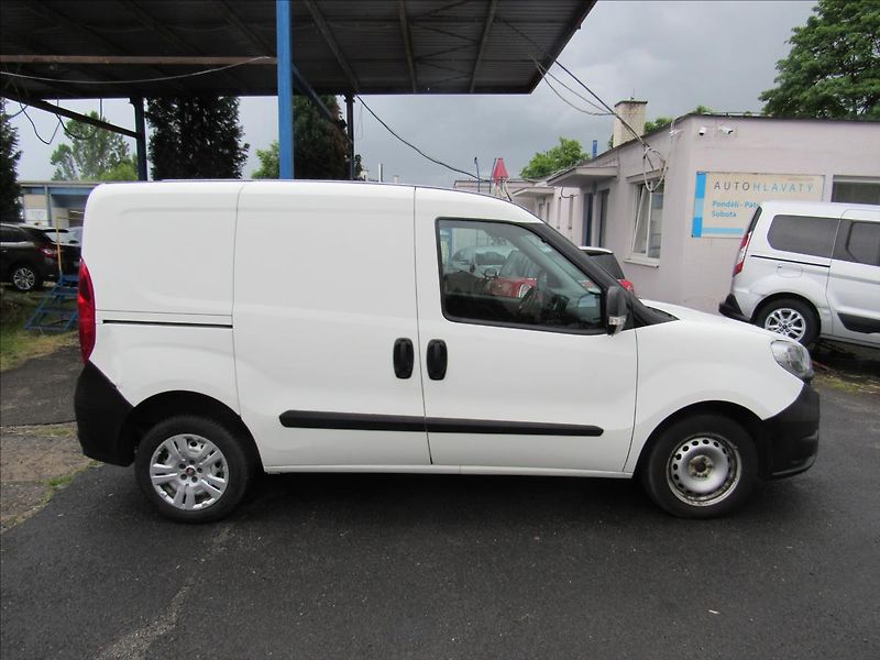 Fiat Dobló 1,6 JTD 74 kW - fotka 8 z 29