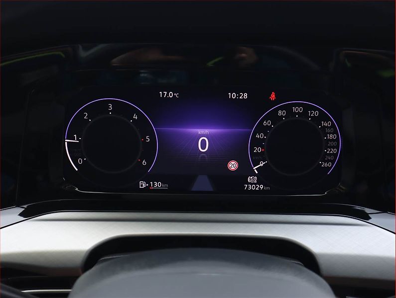 Volkswagen Golf (2024) Life 2.0 TDI - fotka 11 z 23