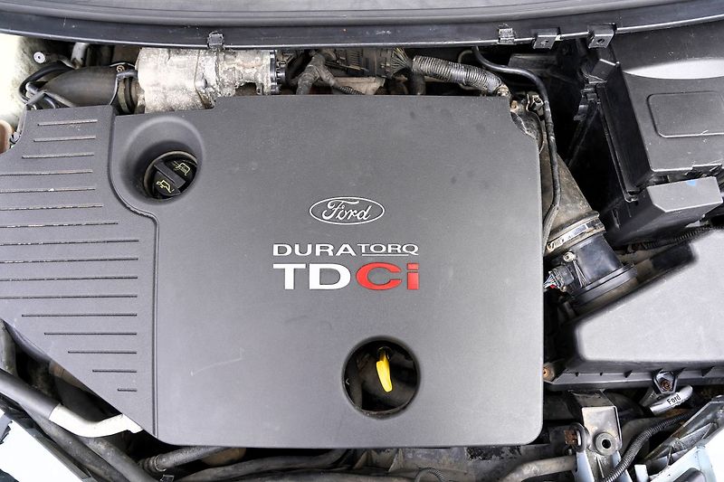 Ford Focus 1.8 TDCI/klima/stereo/nová STK - fotka 10 z 35