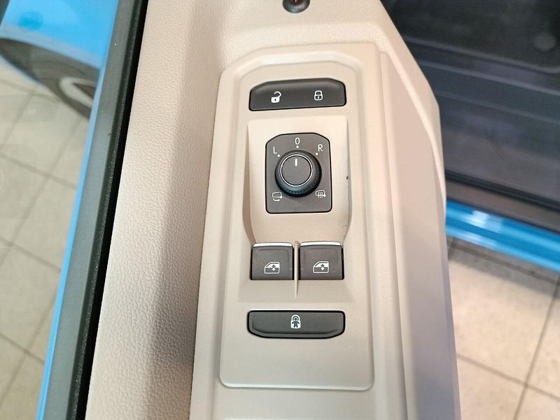 Volkswagen California eHybrid 4M Ocean HuD 360 DCC T - fotka 10 z 11