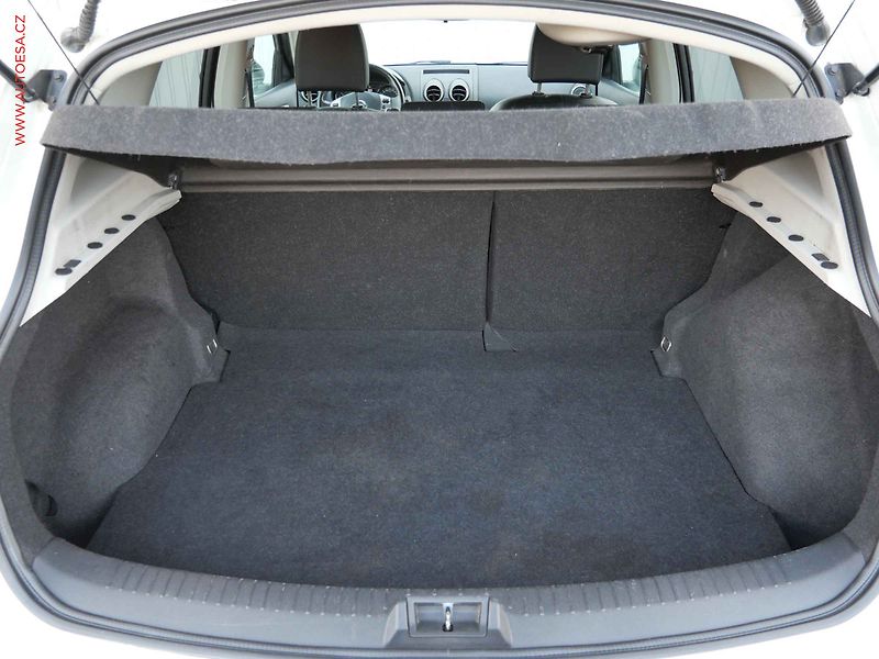Nissan Qashqai (2012) 2.0i, Tekna, AT, xenon, panor - fotka 7 z 20